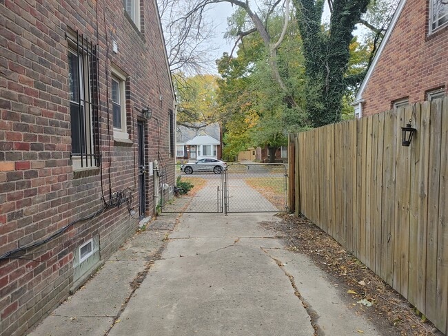 Building Photo - 17620 Lenore Ave