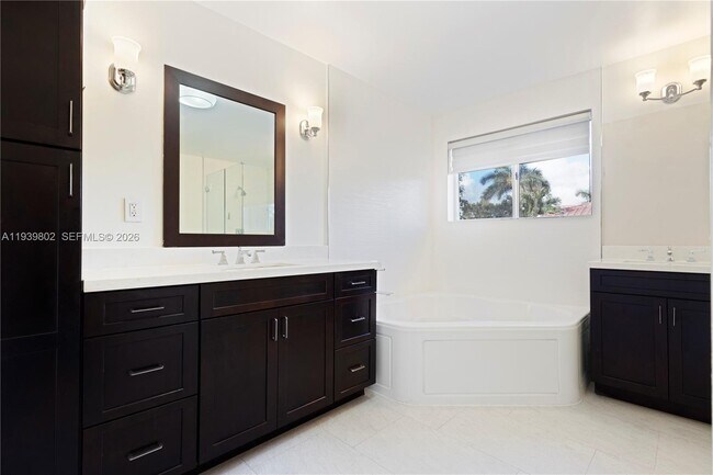 Building Photo - 11071 NW 47th Ln