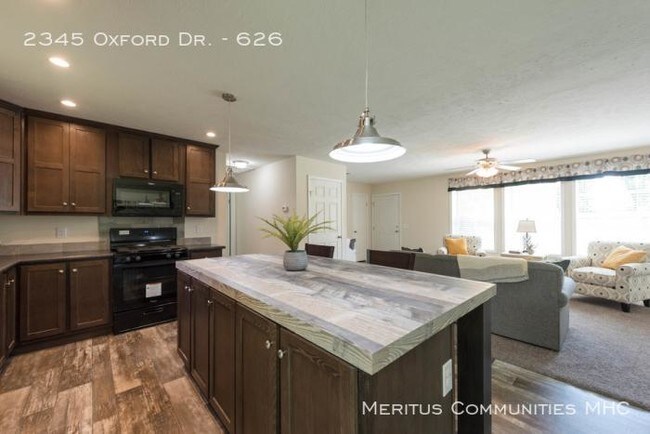 Building Photo - 3 bedroom in Indianapolis IN 46234