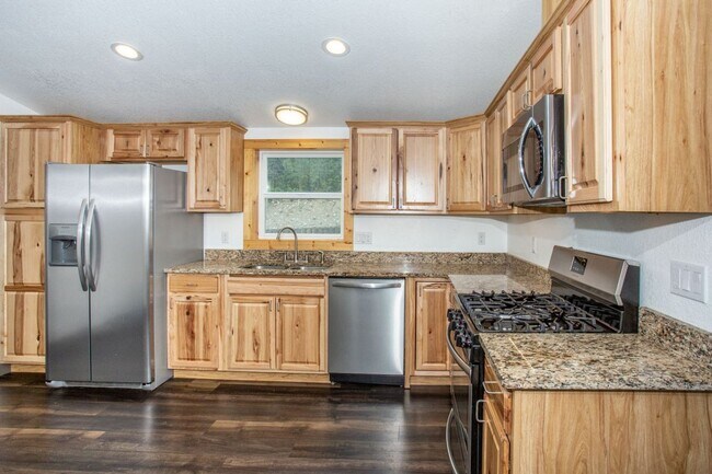 Building Photo - 3 Bedroom, 2 Bath Home in French Creek