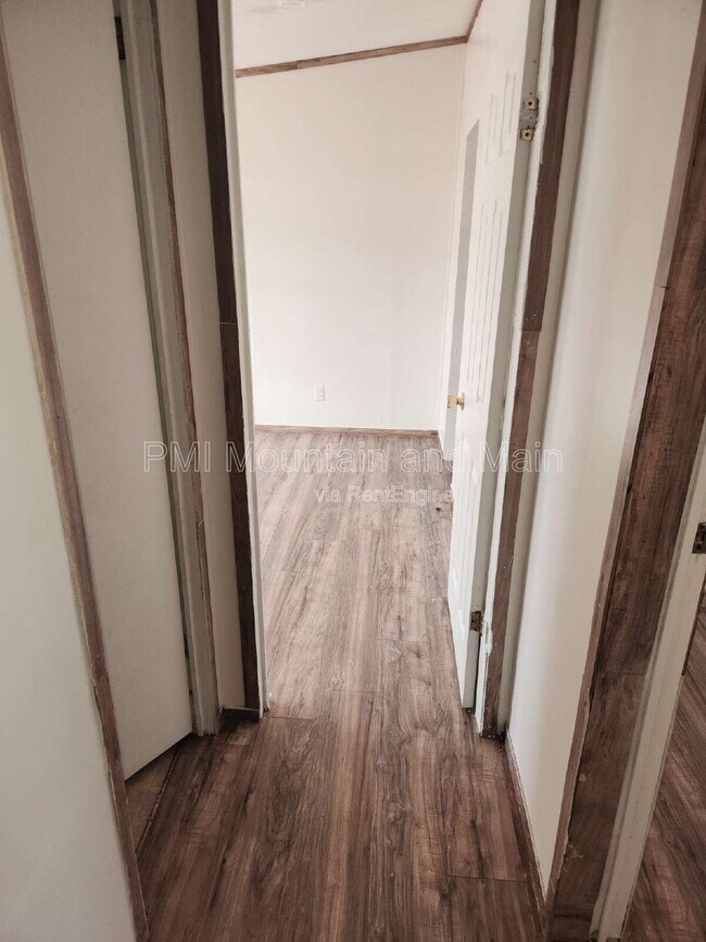 Building Photo - 17 Misty Mountain Way