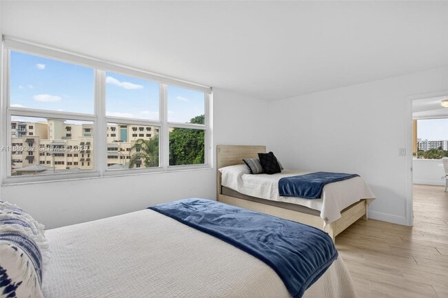 Building Photo - 1340 S Ocean Blvd