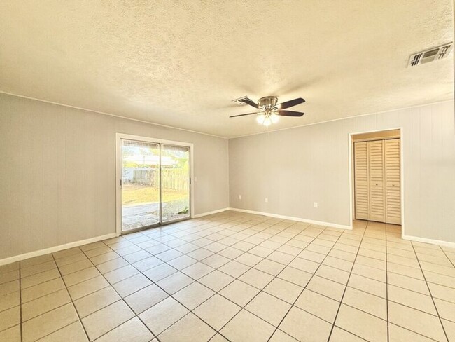 Building Photo - 1339 Eagleview Dr