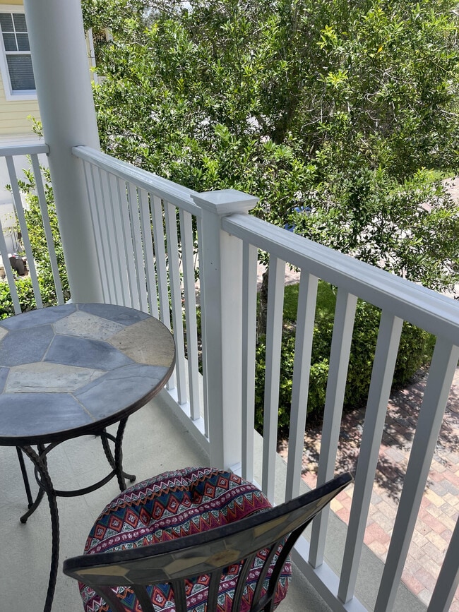 Building Photo - 1833 Dakota Dr