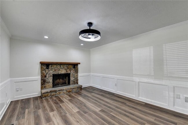 Building Photo - 1530 Plunketts Rd