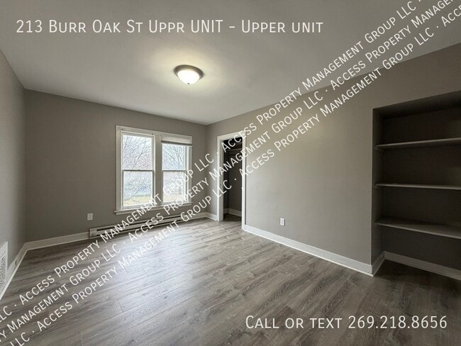 Building Photo - 213 Burr Oak St