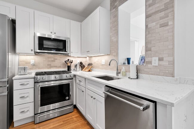 Building Photo - 4008 Marlboro Pl NW