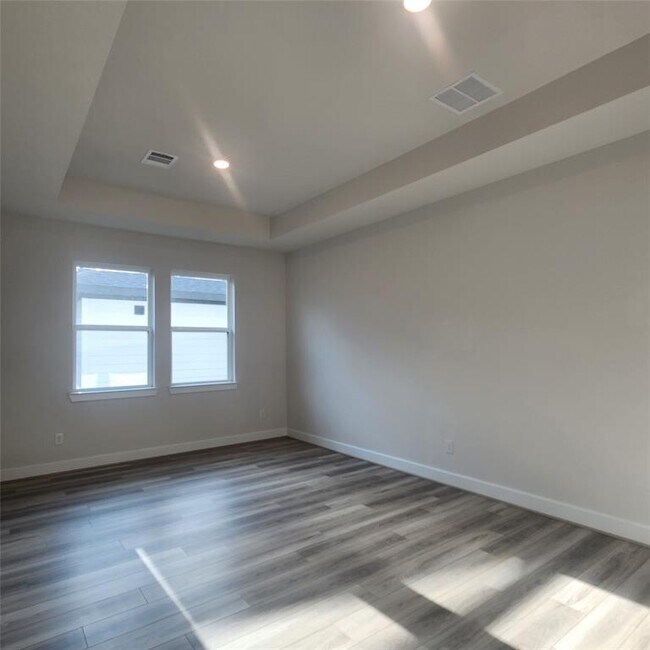 Building Photo - 17507 Tulip Mdw Rd