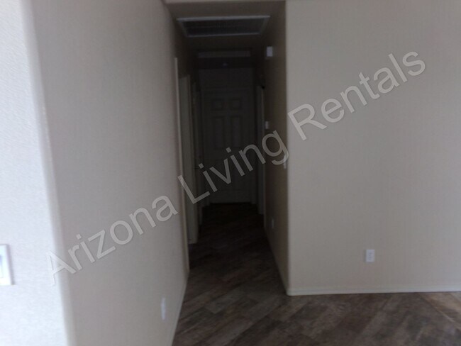 Building Photo - IMMACULATE 3 BEDROOM HOME