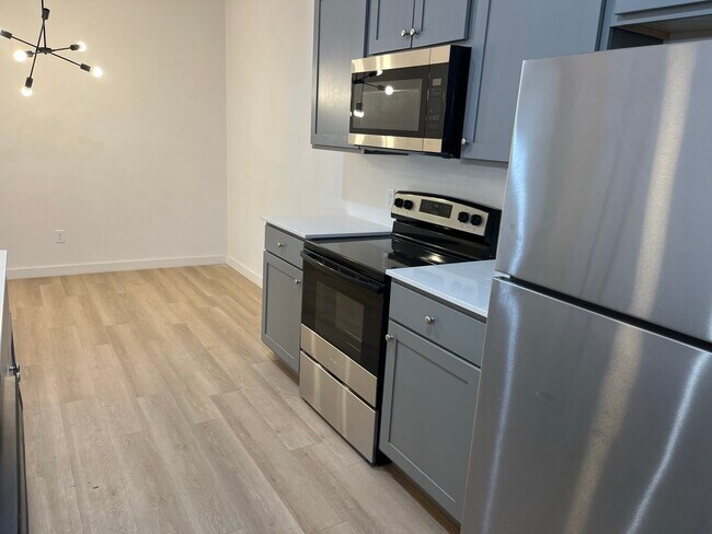 Building Photo - 5702 Kemper St