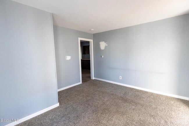 Building Photo - 104 Lawrence St