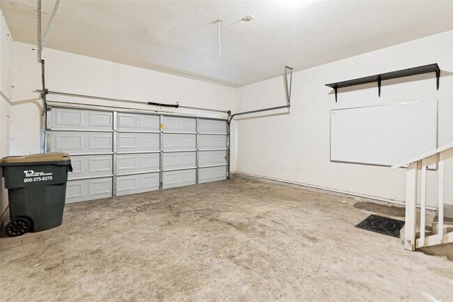 Building Photo - 945-947-947 Sagewood Trail