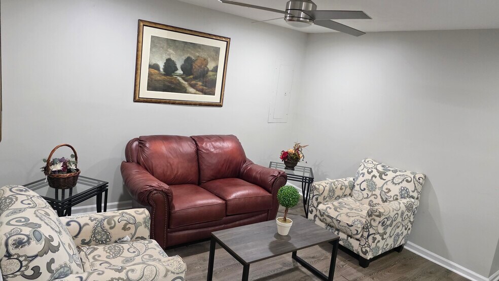 Building Photo - 1417 22nd Ave N