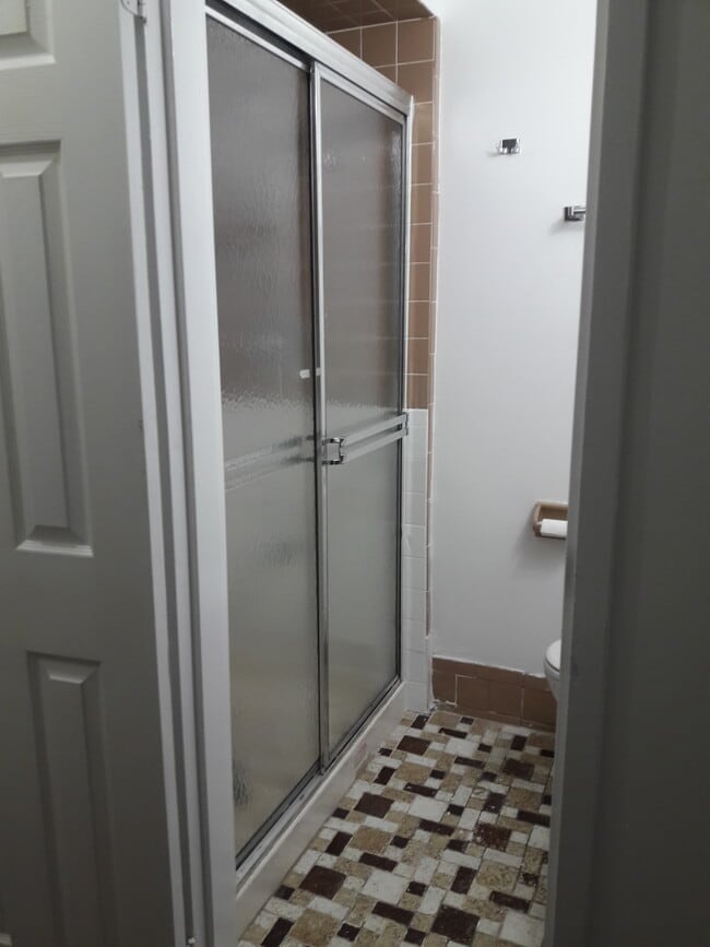 Building Photo - 70-06-06 30th Ave.