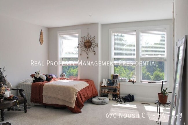 Building Photo - 670 Noush Ct