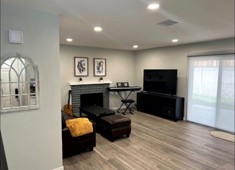 Building Photo - 1125 Verde Ct