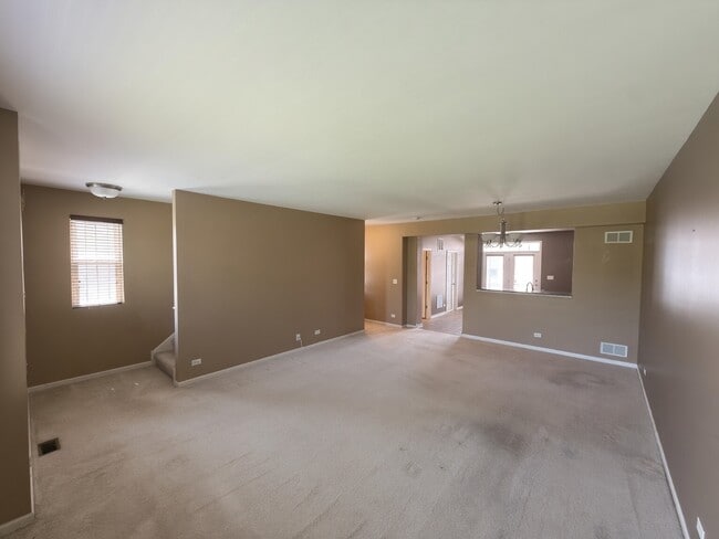 Building Photo - 2209 S Crambourne Way