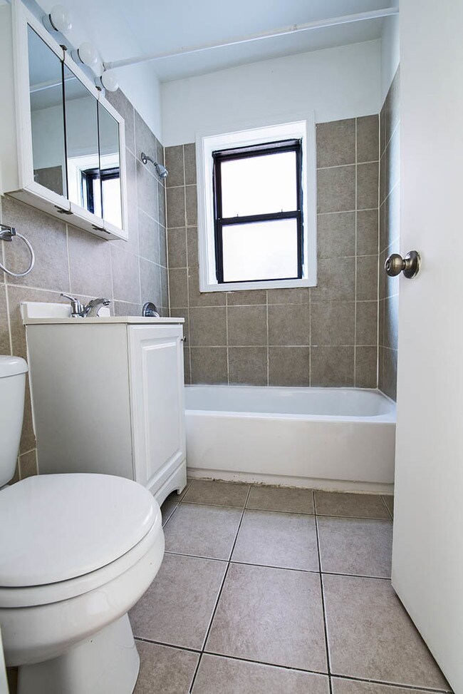 Building Photo - 8208-8210 S Drexel