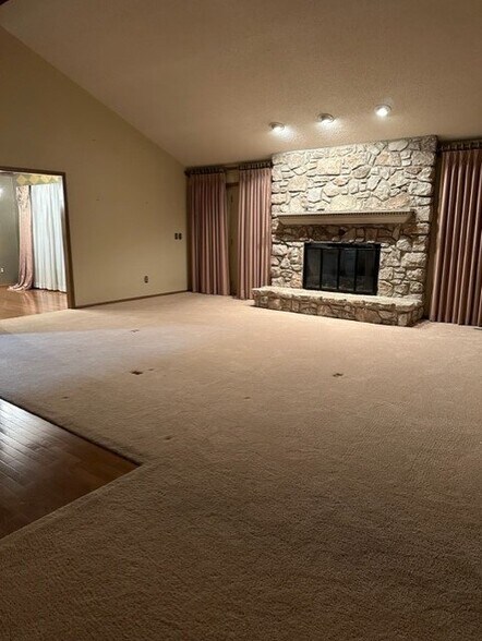 Building Photo - 1242 S Sugar Hill Pl