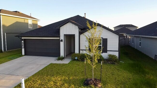 Building Photo - 31611 Farlam Farms Trl