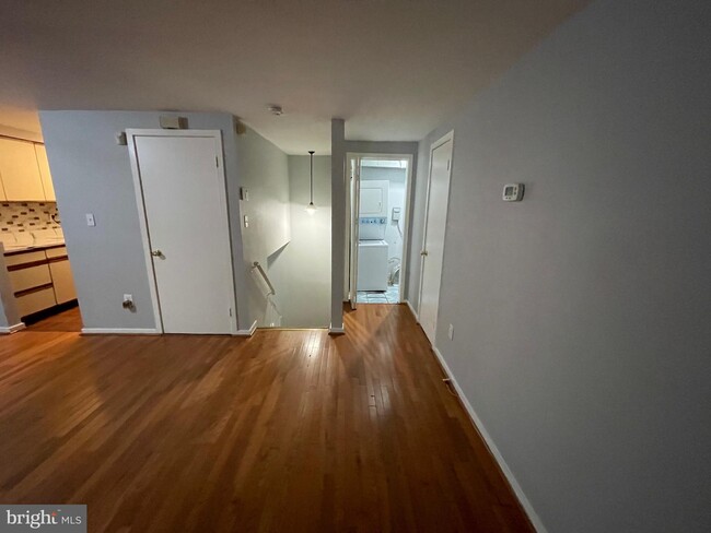 Building Photo - 9815 Hellingly Pl