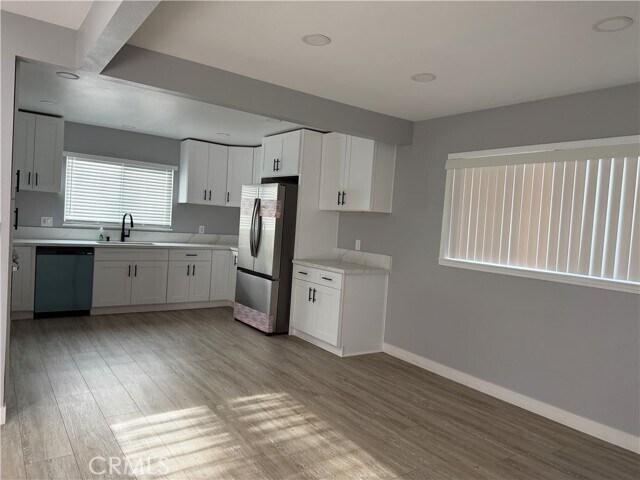 Building Photo - 4658 N Midsite Ave