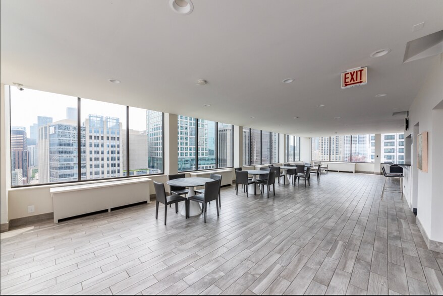 Building Photo - 222 E Pearson St