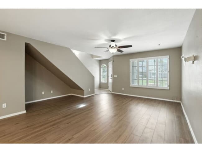 Building Photo - Chandler Townhouse with Double Ensuites