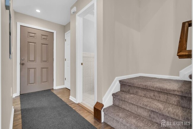 Building Photo - 129 Ademics Way