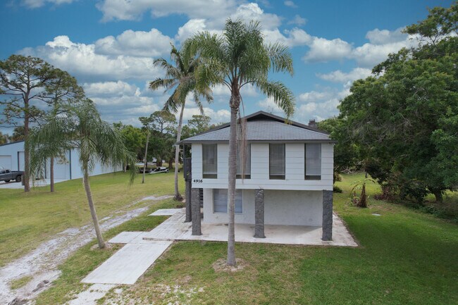 Building Photo - 4916 Silver Oak Dr