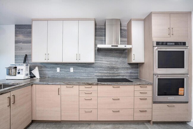 Building Photo - Amberwood