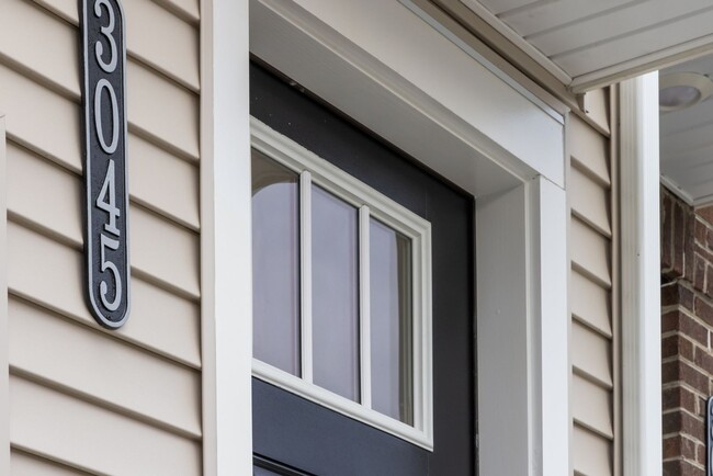 Building Photo - Spacious 3BR Townhome in Bryans Road
