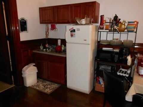 Building Photo - 1061 Beacon St