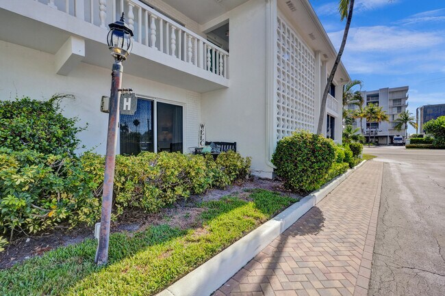 Building Photo - 4201 S Ocean Blvd
