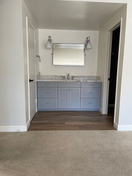 Building Photo - 17113 Palisades Cir