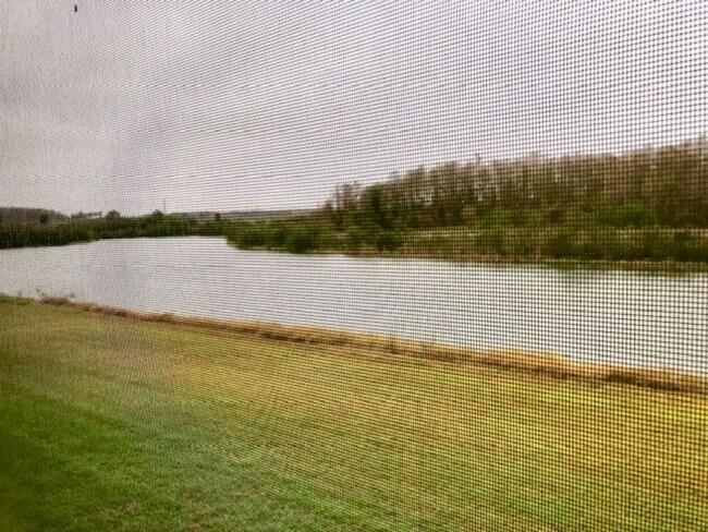 Building Photo - Nice 2X2 located on 2nd floor- Tile & laminate flooring! NO CARPET! Call today!! Tranquil water v...