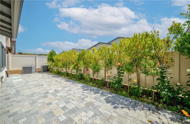 Building Photo - 27626 Upton Terrace