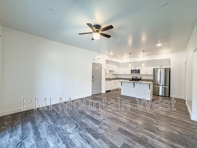 Building Photo - 875 S Depot St