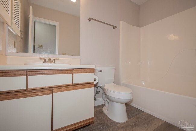 Building Photo - 5051 Grande Dr