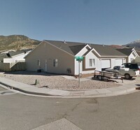 Building Photo - 3 Bedroom, 2 Bathroom Twin Home  in Cedar ...