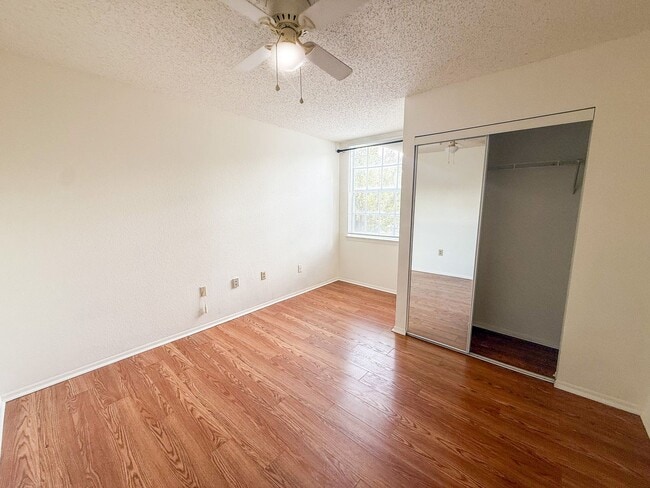 Building Photo - 3705 SW 27th St