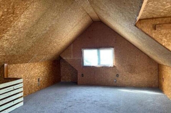 Building Photo - 98 Lime St