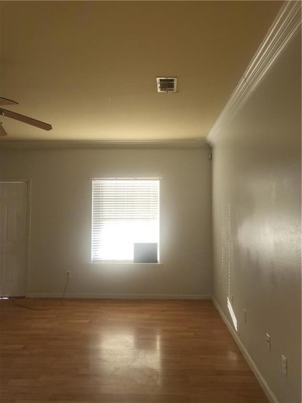 Building Photo - 1148 Lochlomand Dr