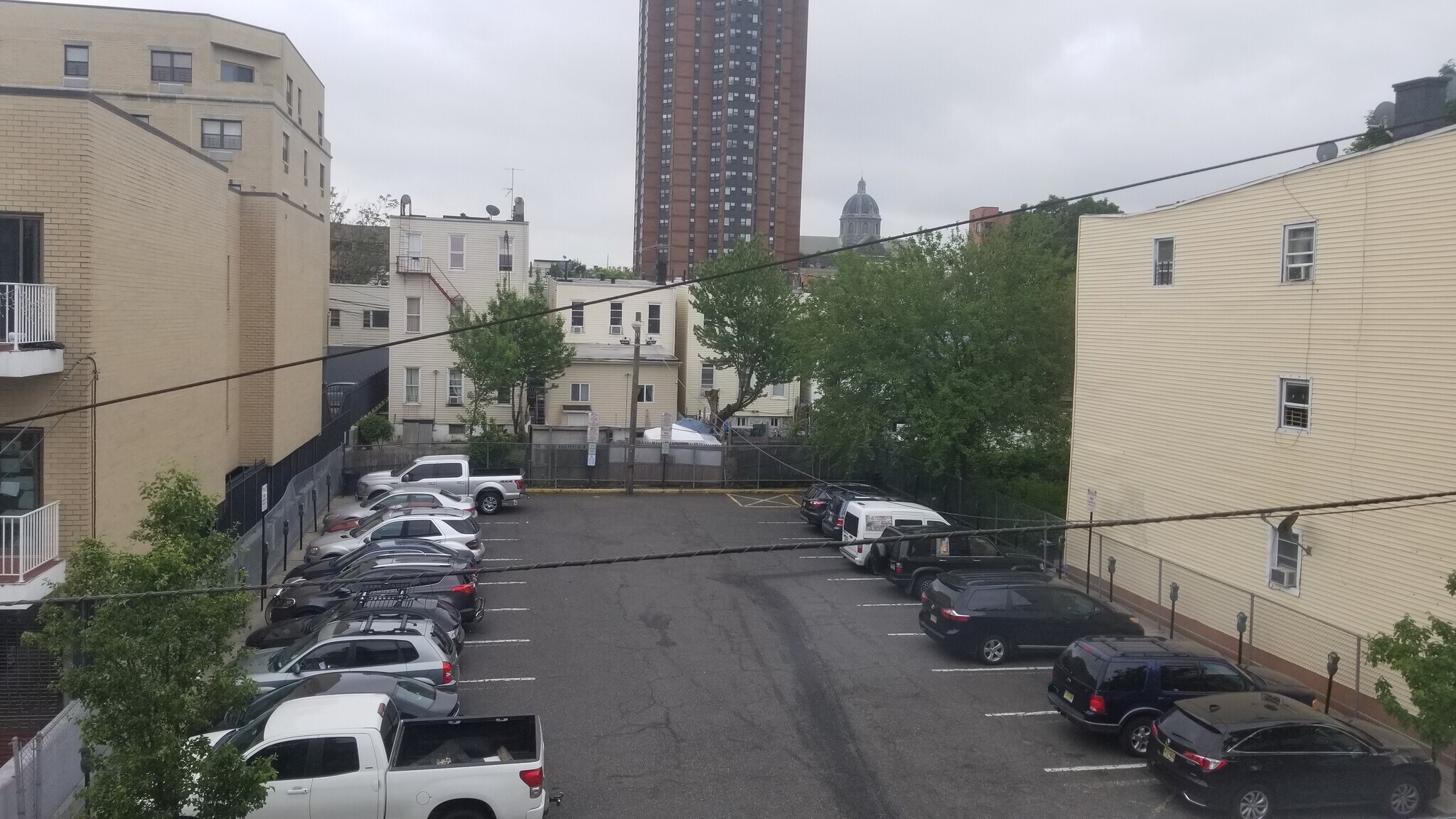 Building Photo - 514 25th St