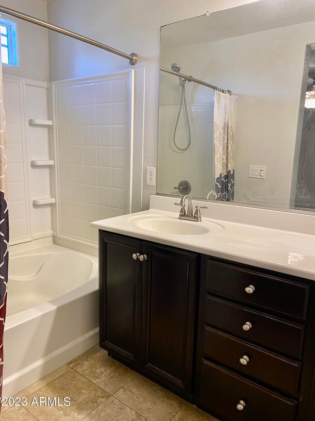 Building Photo - 1675 W Pelican Dr