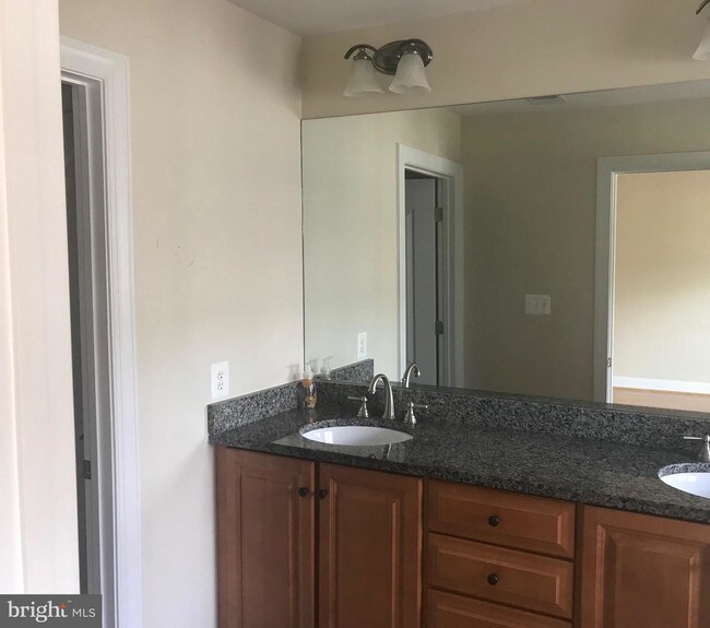 Building Photo - 227 Mill St