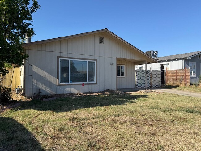 Building Photo - Fully Updated 3/2 on Olive