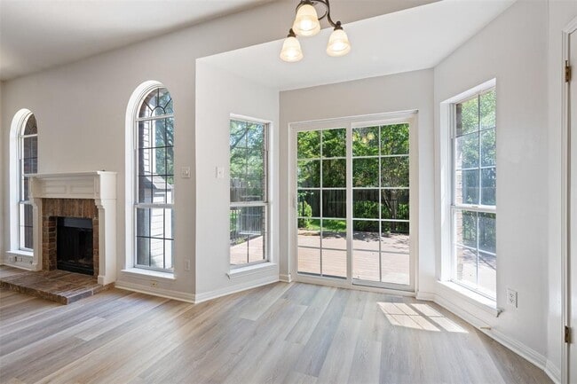 Building Photo - 11032 Crossland Dr