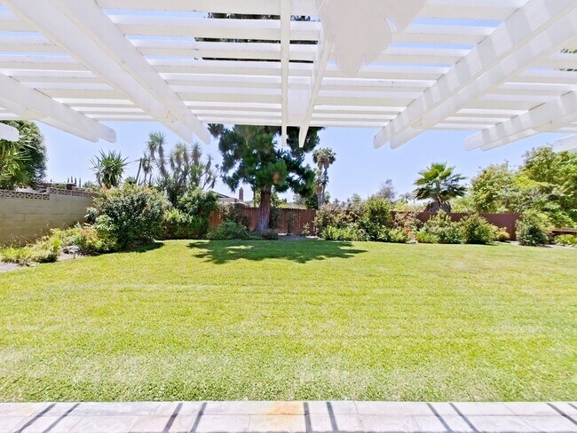 Building Photo - 4 Bedrooms | 2 Bathrooms | 1,574 Sq Ft | Single-Family Home