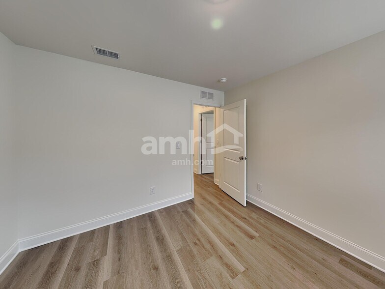 Building Photo - 3019 Ansley Place Rd